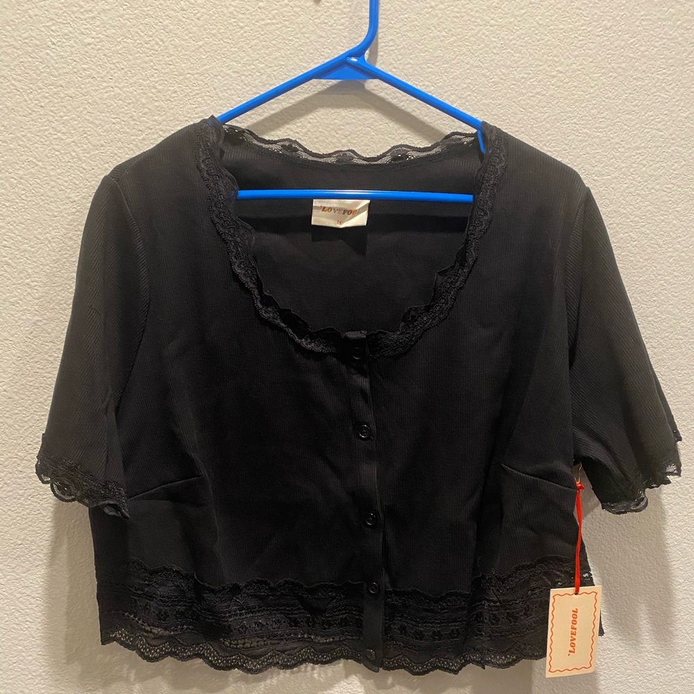 Cropped Lace Trimmed Top